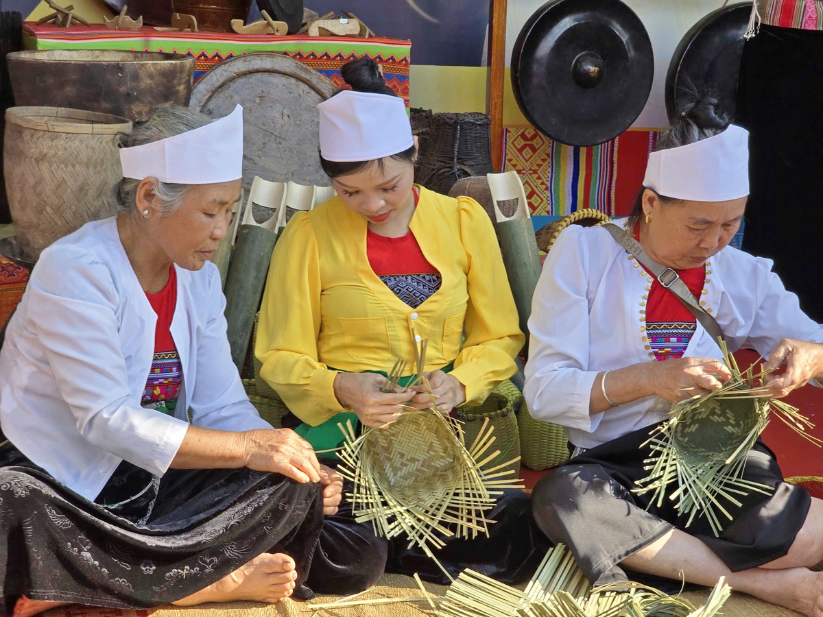 Chuyện bất bình đẳng giới vùng sâu được đưa ra nghị trường- Ảnh 2.