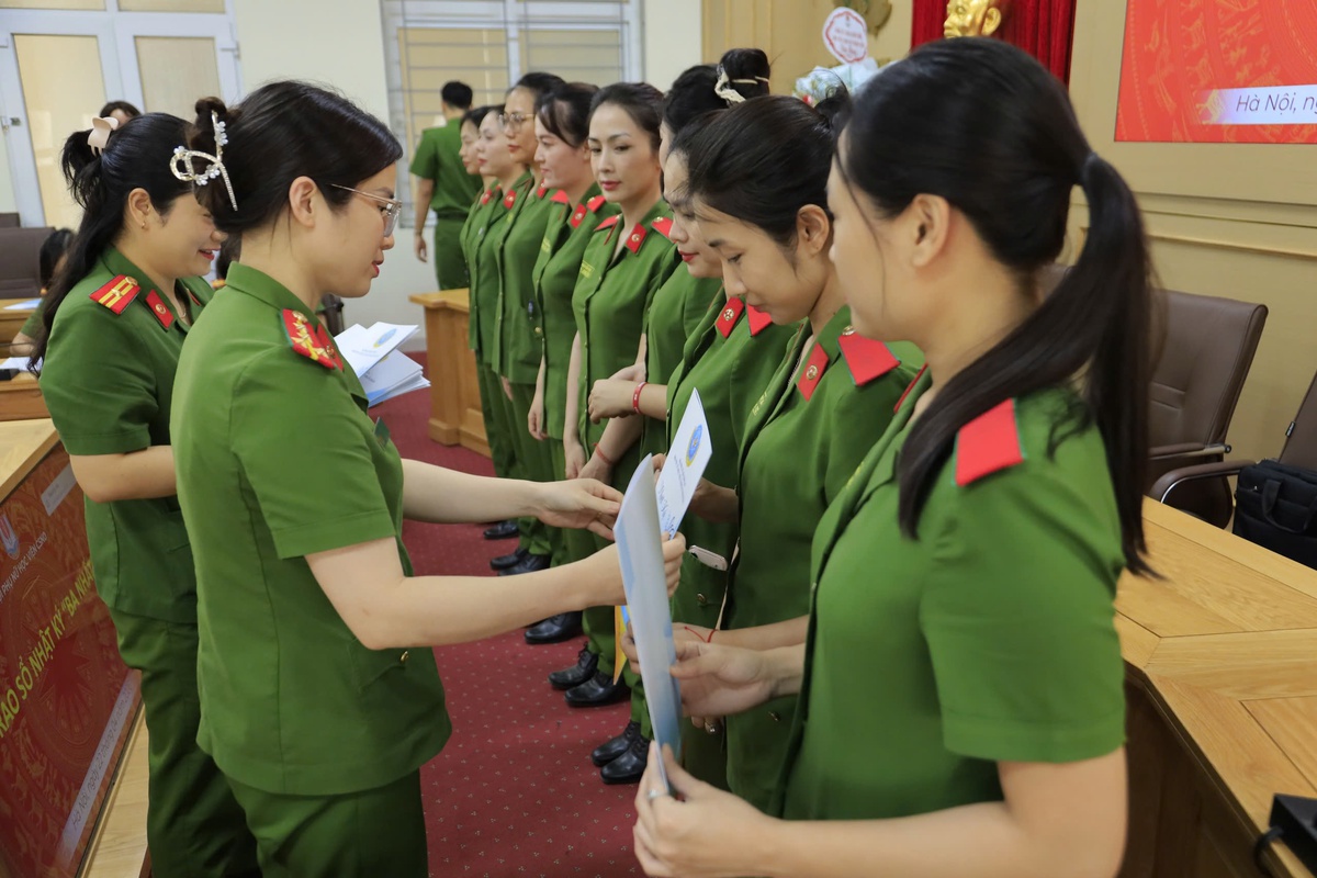 Nâng cao hiệu quả phong trào thi đua "Ba Nhất" trong Hội Phụ nữ Học viện Cảnh sát nhân dân- Ảnh 2.