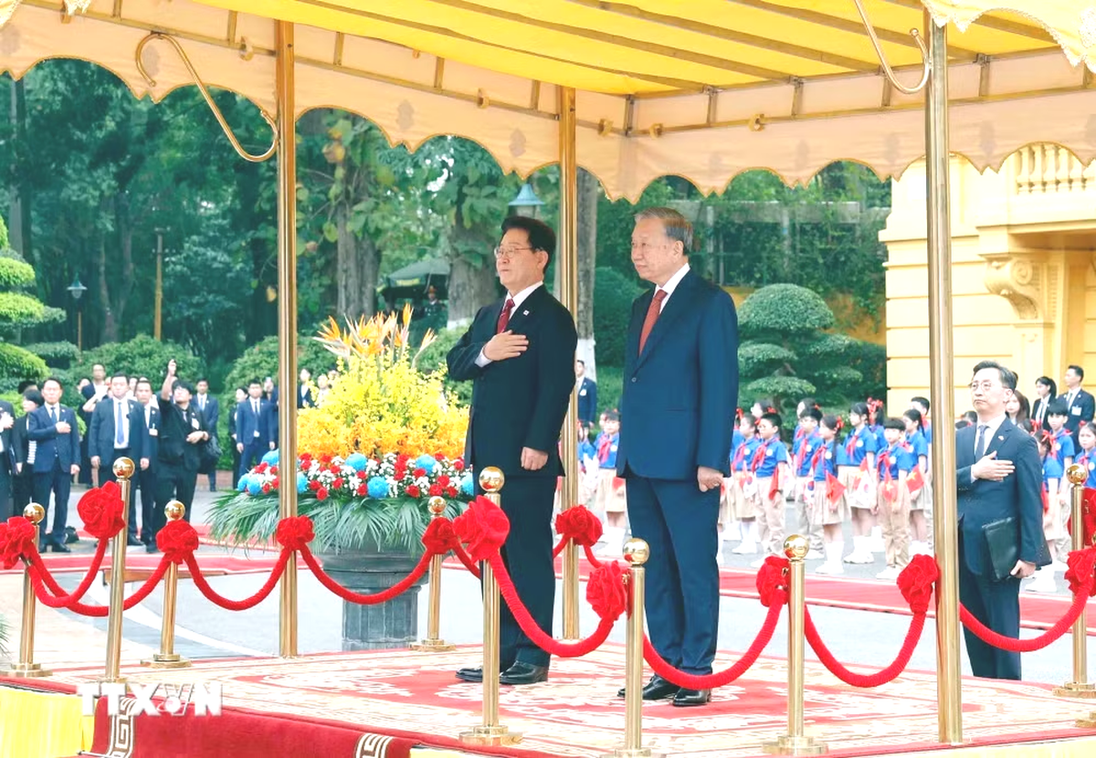 Tổng Bí thư, Chủ tịch nước Tô Lâm chủ trì Lễ đón chính thức Tổng thống Hàn Quốc- Ảnh 2.