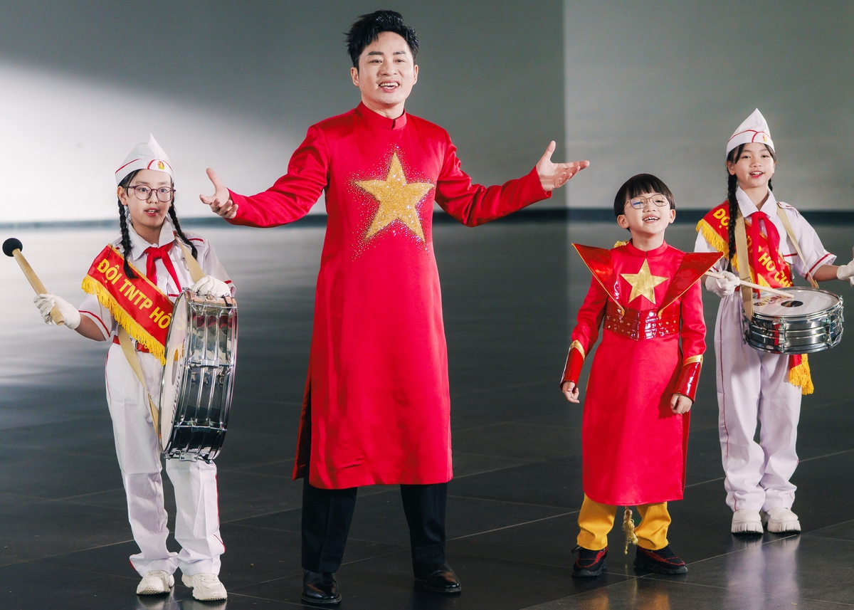 Một cảnh quay trong MV "Có Bác trong tim"