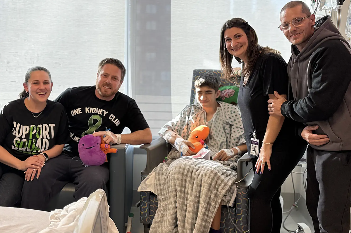 Món quà đặc biệt của hàng xóm cứu sống cậu bé 13 tuổi- Ảnh 1.