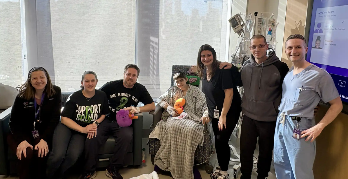 Món quà đặc biệt của hàng xóm cứu sống cậu bé 13 tuổi- Ảnh 2.