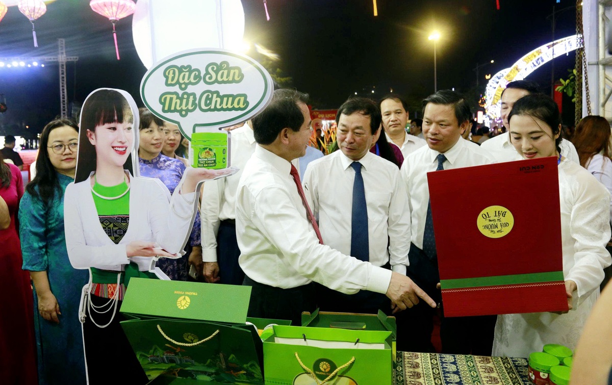 "Sắc màu Du lịch Đất Tổ" mở màn chuỗi hoạt động đặc sắc dịp Giỗ Tổ Hùng Vương- Ảnh 2.