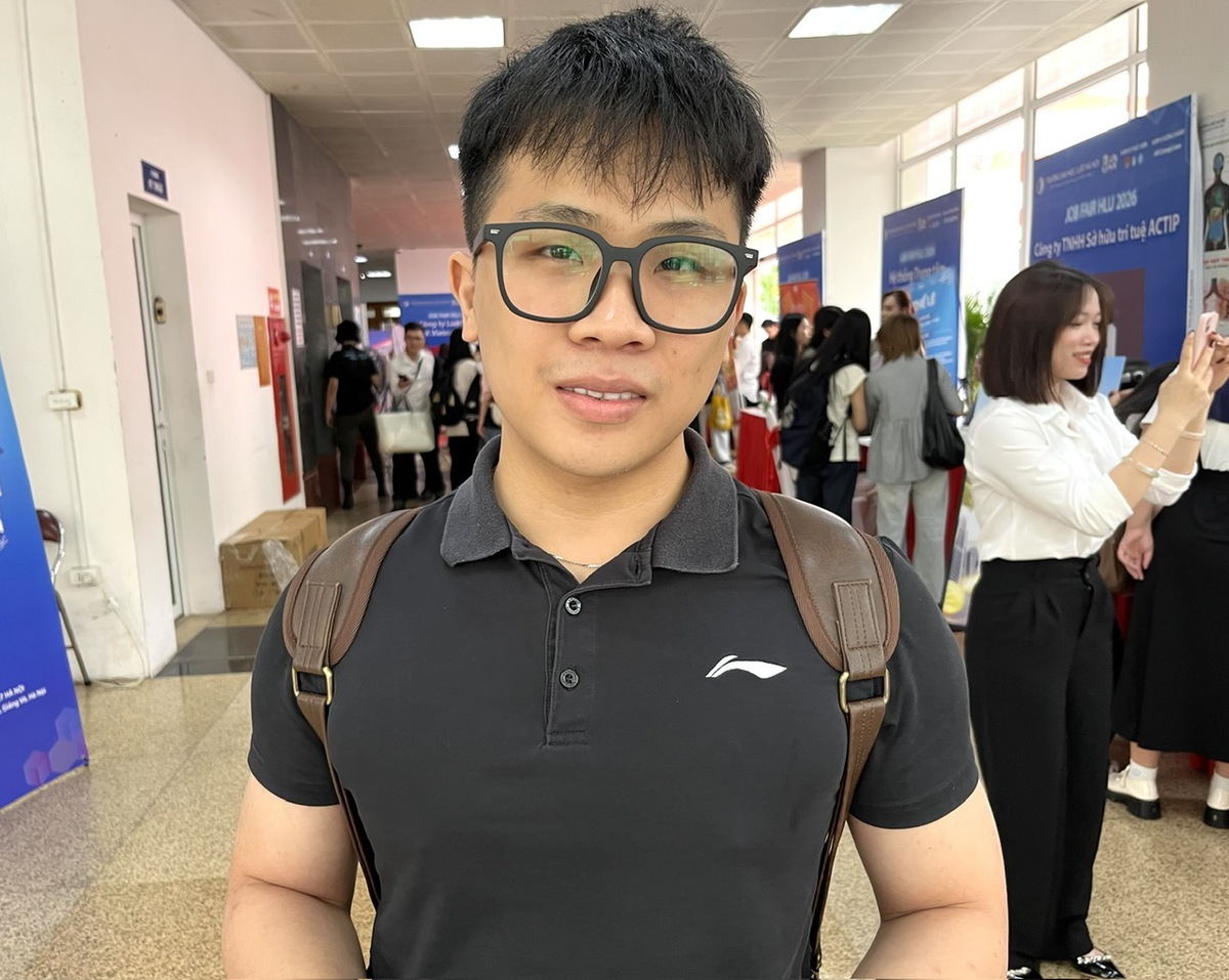 Sinh viên tìm việc từ giảng đường: Đi sớm để không lỡ nhịp thị trường- Ảnh 1.