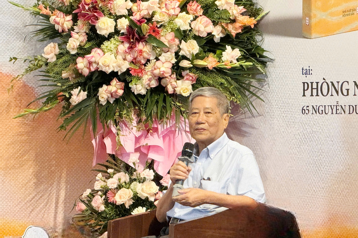 Nhà văn Thăng Sắc