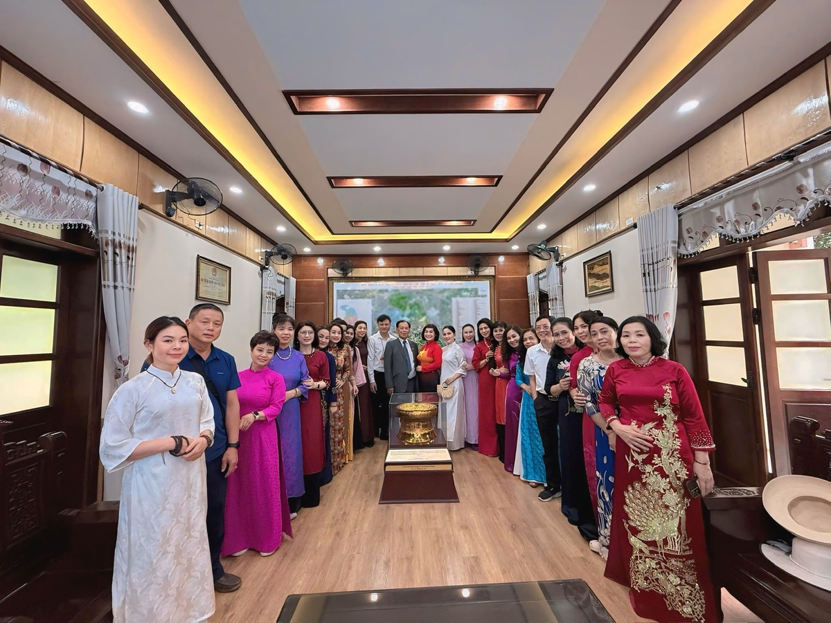 Cộng đồng doanh nhân dâng hương tri ân Đức Quốc Tổ Lạc Long Quân và Tổ Mẫu Âu Cơ- Ảnh 1.