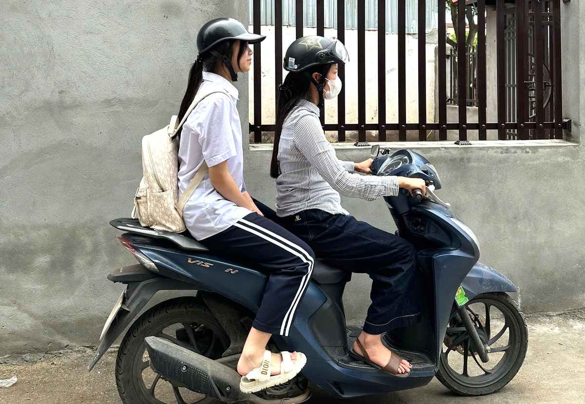 Thi vào lớp 10 THPT công lập: Áp lực kép của người mẹ là giáo viên- Ảnh 2.