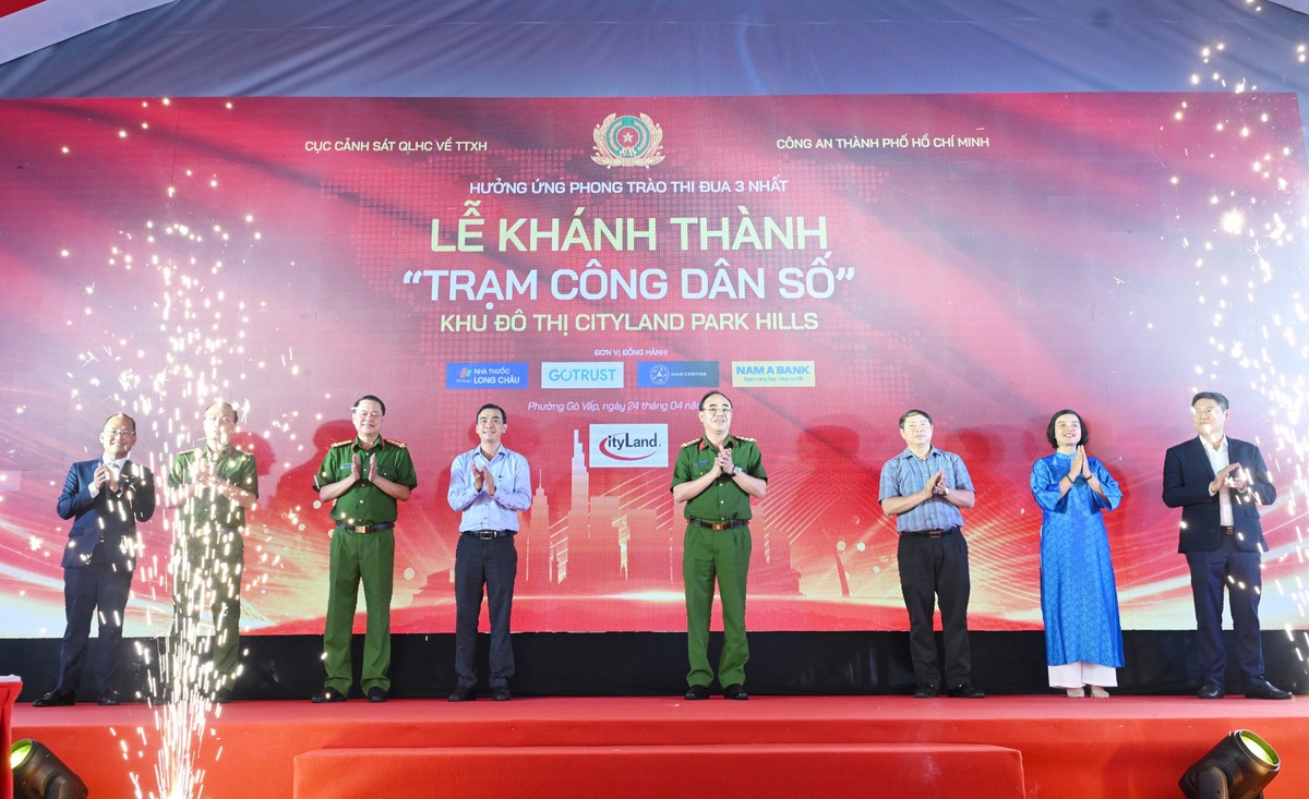 Từ đo chỉ số sức khỏe đến mua thuốc giao tận nơi: Trạm Công dân số TPHCM nâng trải nghiệm y tế cho người dân- Ảnh 1.