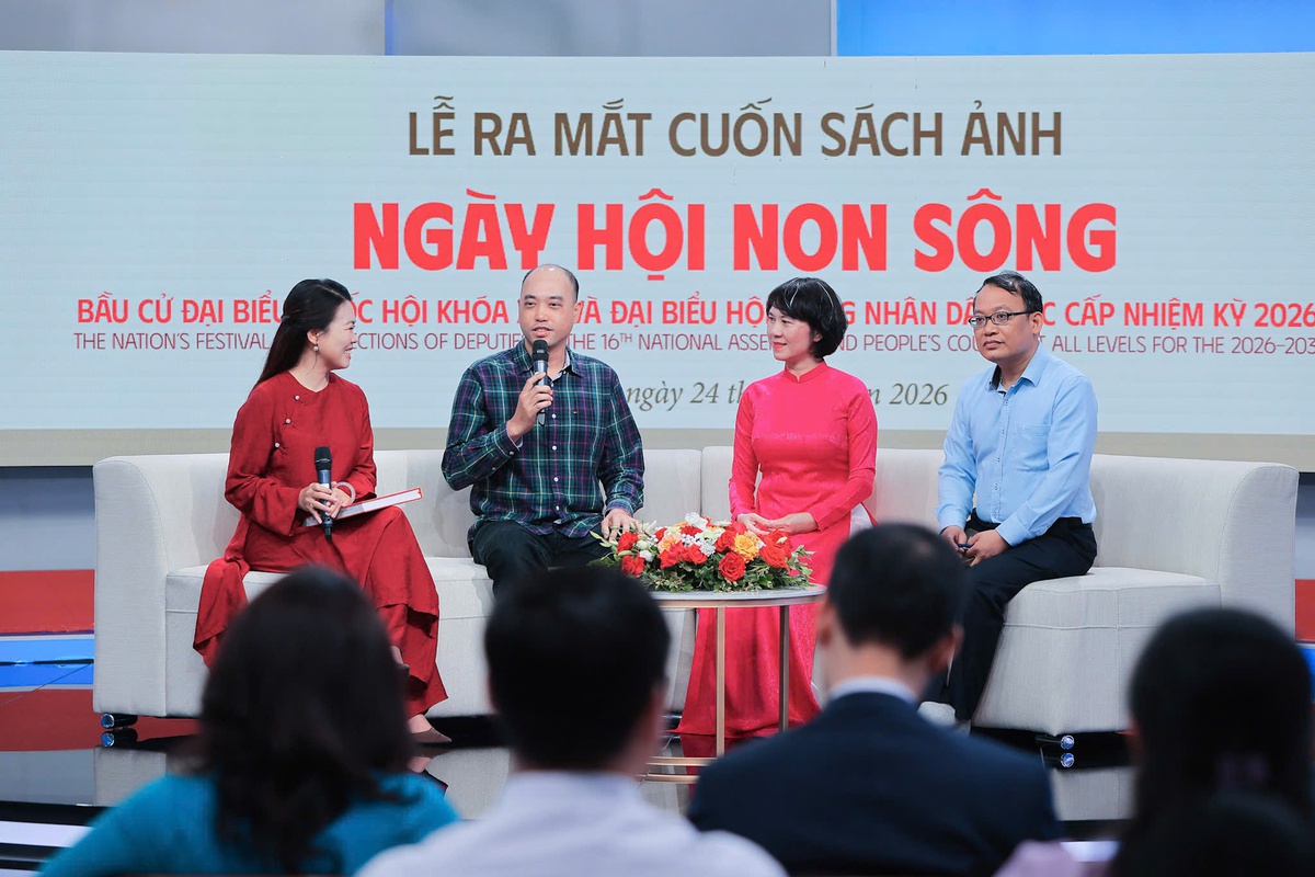Chủ tịch Hội LHPN Việt Nam Lê Thị Thủy dự lễ ra mắt cuốn sách ảnh "Ngày hội non sông"- Ảnh 3.