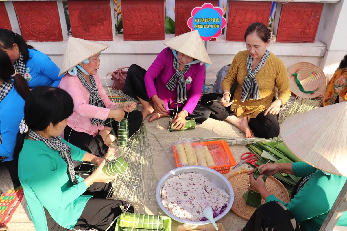 Cần Thơ: Sôi nổi Hội thi gói, nấu và trưng bày bánh chưng, bánh tét- Ảnh 14.