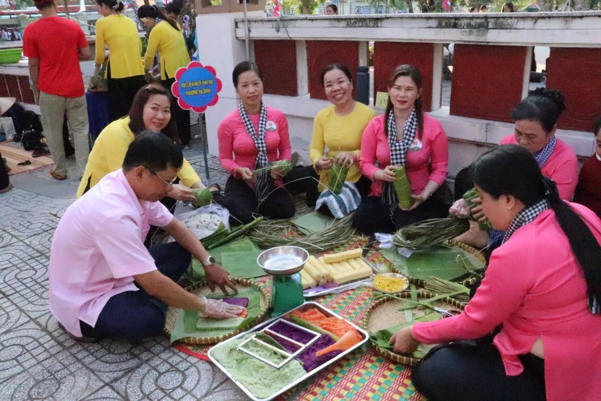 Cần Thơ: Sôi nổi Hội thi gói, nấu và trưng bày bánh chưng, bánh tét- Ảnh 22.