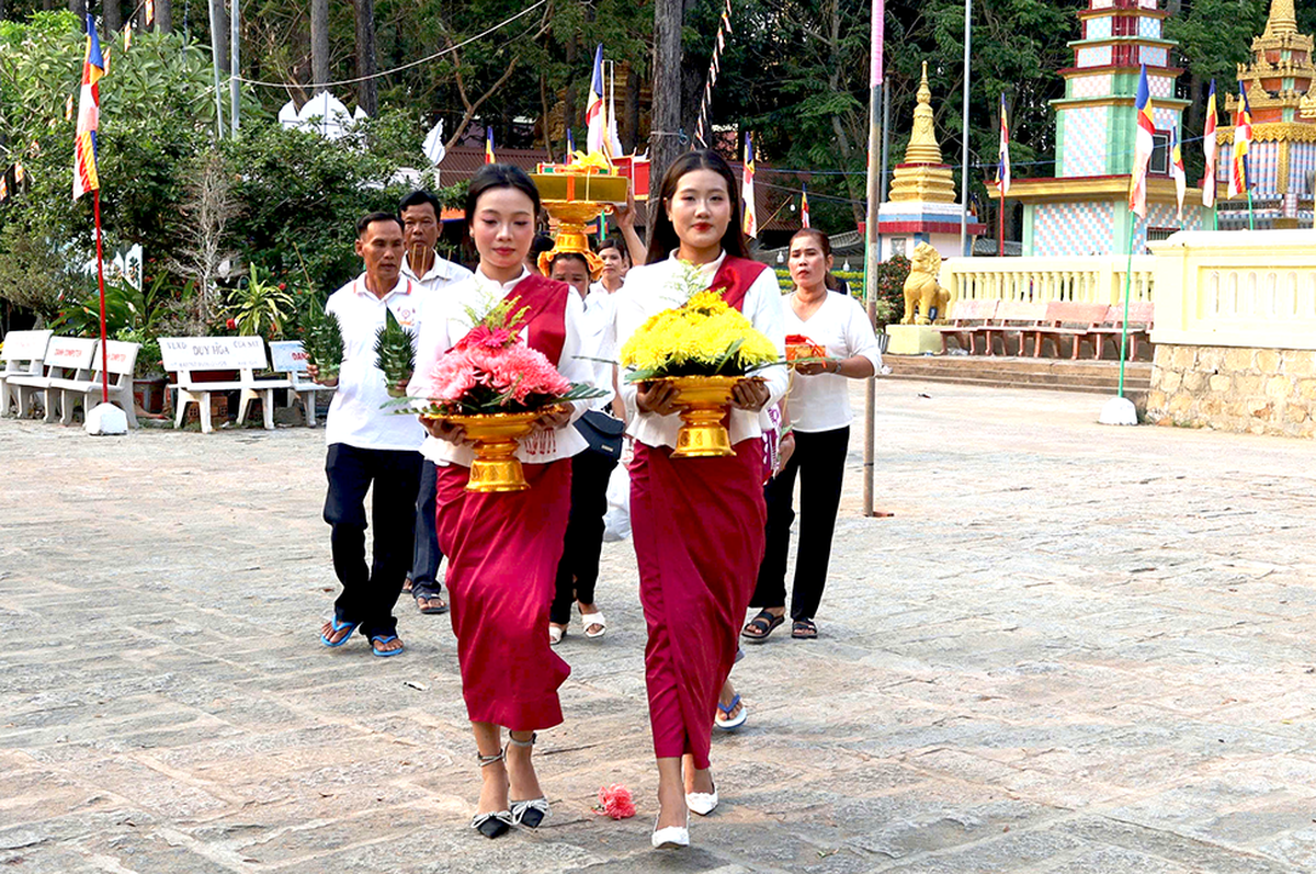 Xuất gia báo hiếu: Nét đẹp về đạo hiếu của Phật giáo Nam tông - Ảnh 1.