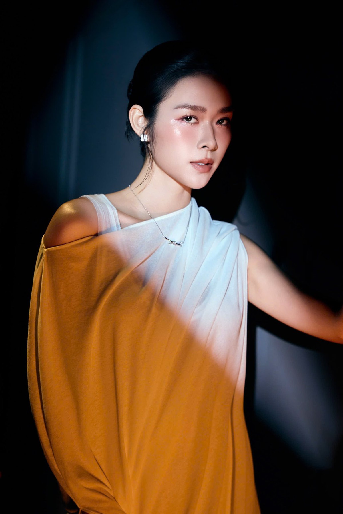 Diệp Bảo Ngọc "không dám nhận mình là diễn viên trăm tỷ"- Ảnh 1.