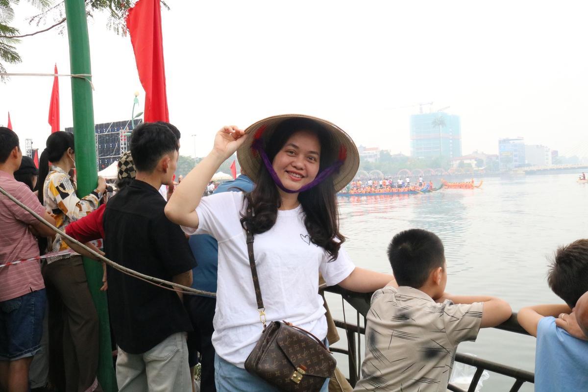 Bơi chải trên hồ Văn Lang: Từ đường đua truyền thống đến sản phẩm du lịch bền vững của Đất Tổ- Ảnh 2.