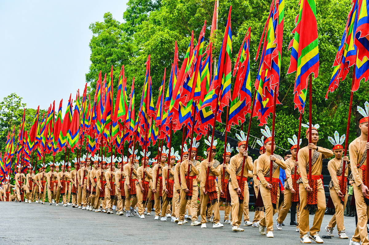 Tổng Bí thư, Chủ tịch nước Tô Lâm dâng hương Giỗ Tổ Hùng Vương- Ảnh 2.