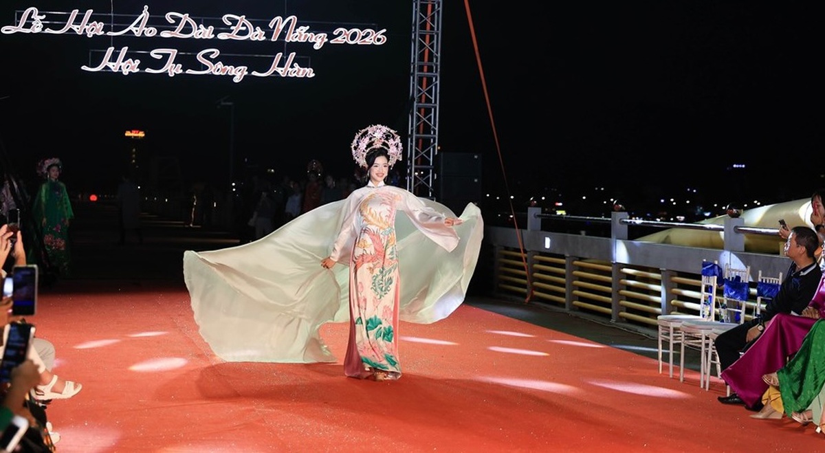 Ấn tượng "sàn diễn trên không" của Lễ hội Áo dài Đà Nẵng 2026- Ảnh 6.