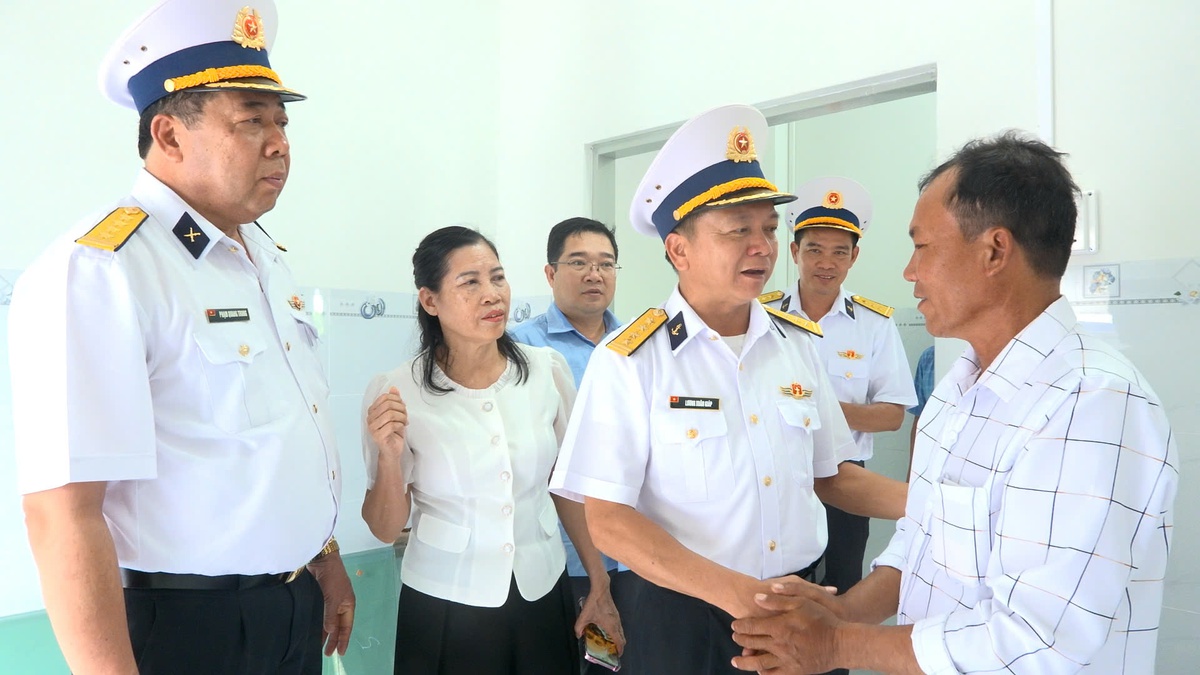 Lữ đoàn 682 bàn giao nhà cho gia đình Mẹ Việt Nam Anh hùng- Ảnh 1.