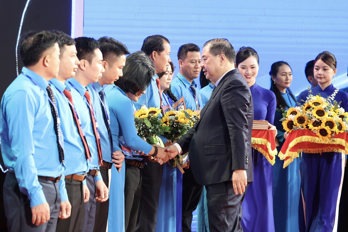 Kỷ nguyên mới của giai cấp công nhân và bản lĩnh người thủ lĩnh công đoàn- Ảnh 5.