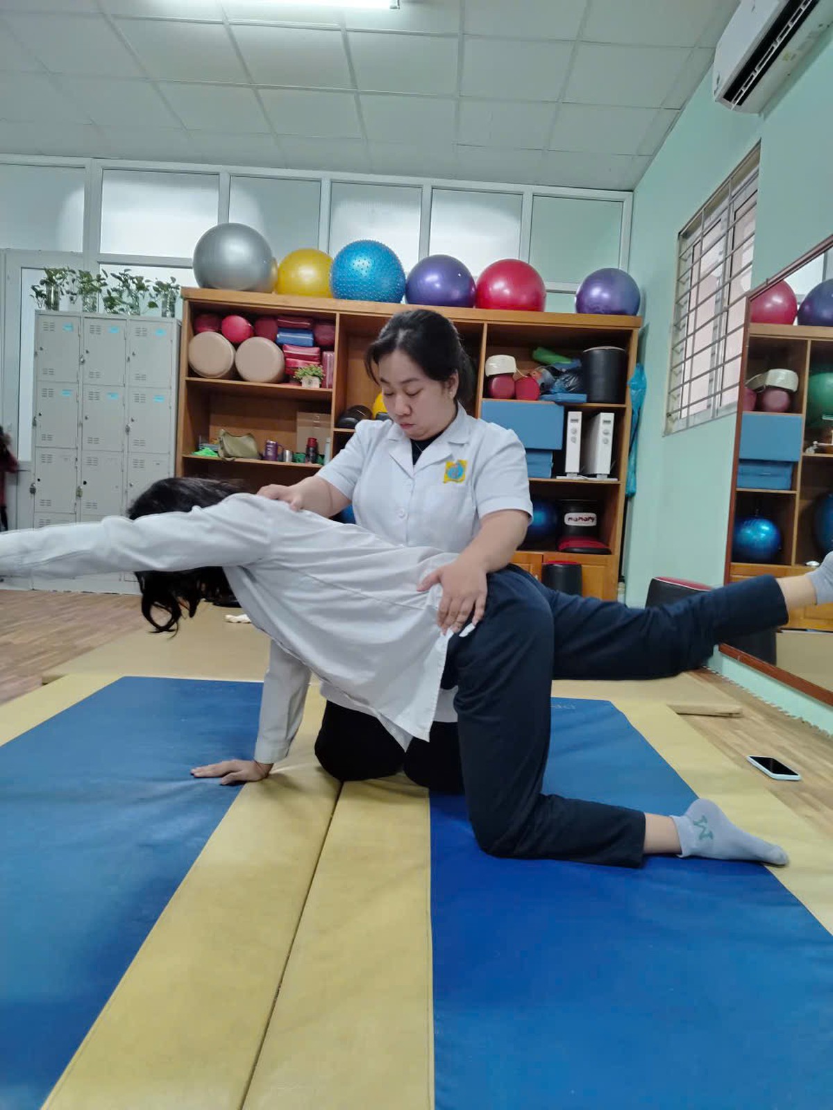 "Thời điểm vàng" định hình cột sống cho trẻ- Ảnh 2.