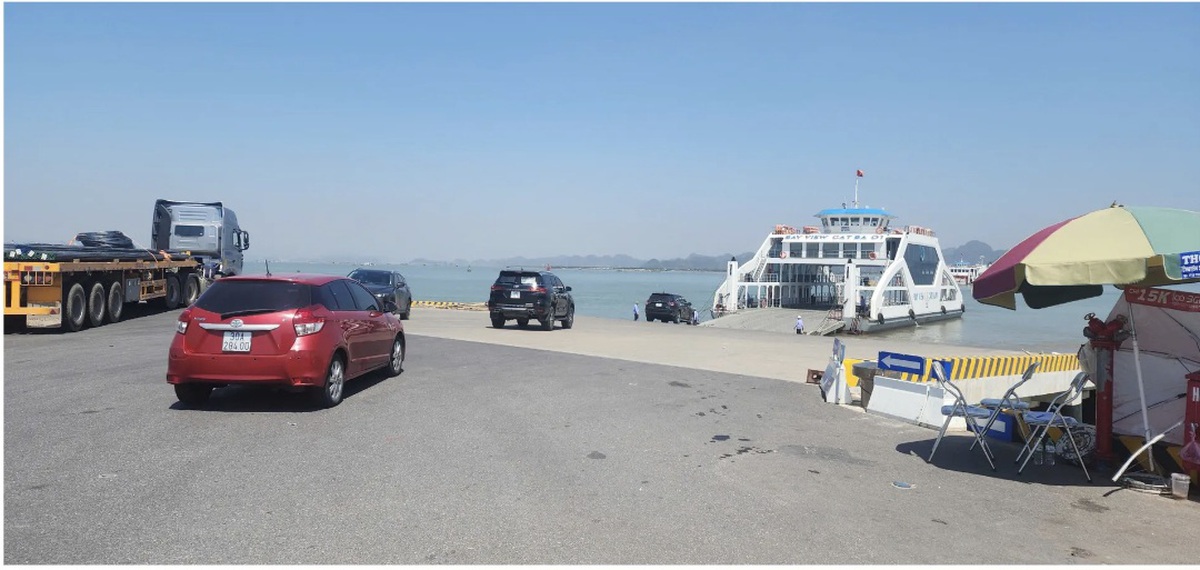 Hải Phòng: Tăng chuyến phà, không chở ô tô con, ô tải theo ngày để giảm ùn tắc giao thông- Ảnh 1.
