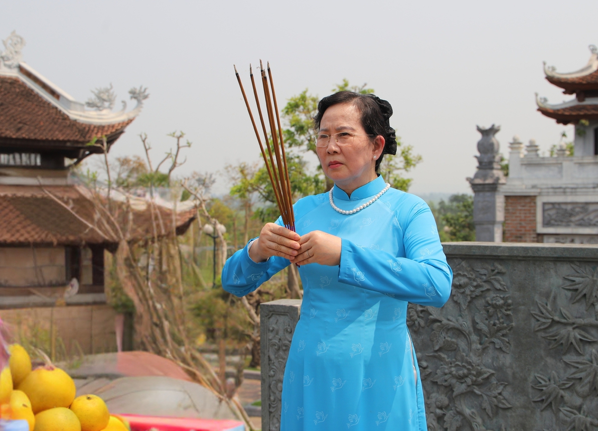 Lãnh đạo Hội LHPN Việt Nam dâng hương tưởng niệm Chủ tịch Hồ Chí Minh- Ảnh 3.