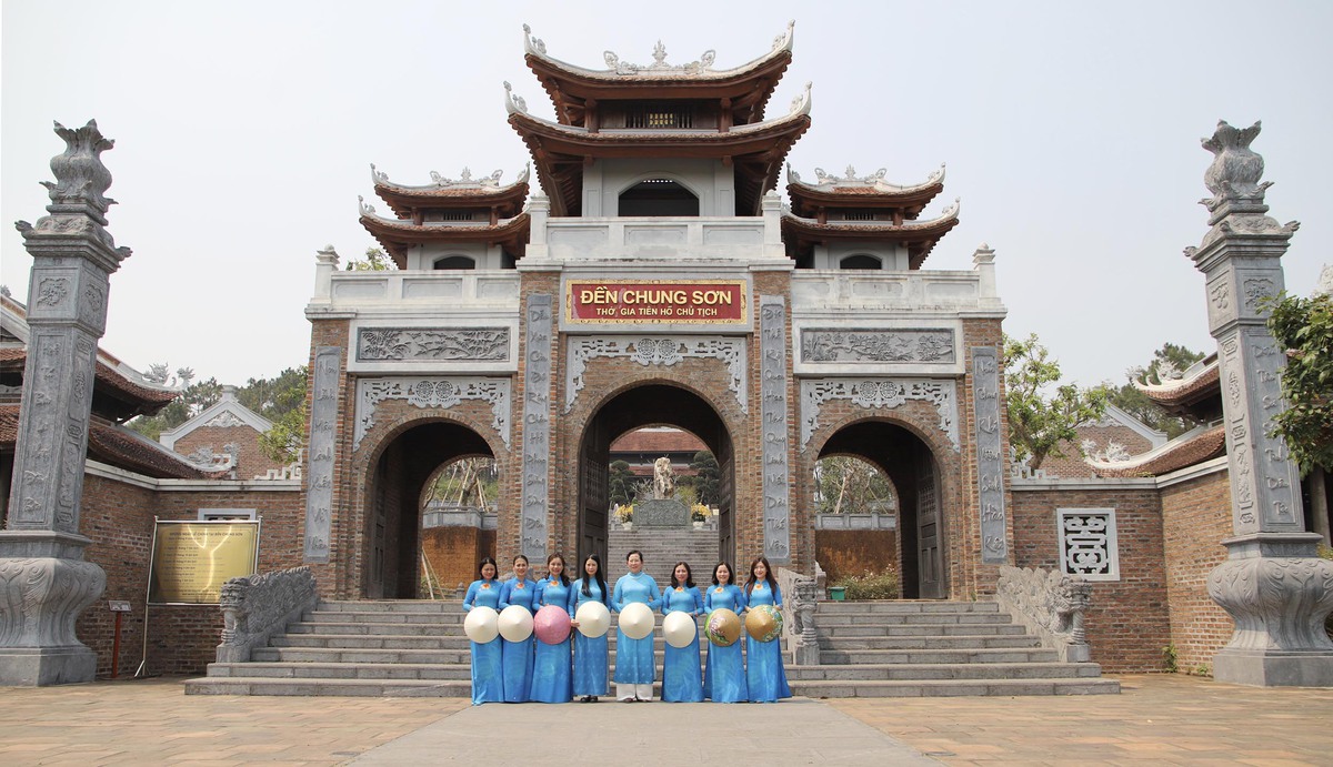 Lãnh đạo Hội LHPN Việt Nam dâng hương tưởng niệm Chủ tịch Hồ Chí Minh- Ảnh 4.