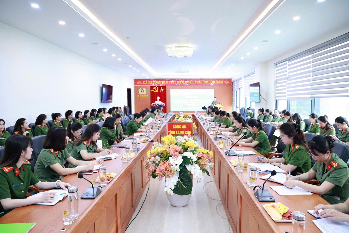 Phụ nữ Công an tỉnh Lạng Sơn phát động phong trào “Viết nhật ký 3 nhất” - Ảnh 4.