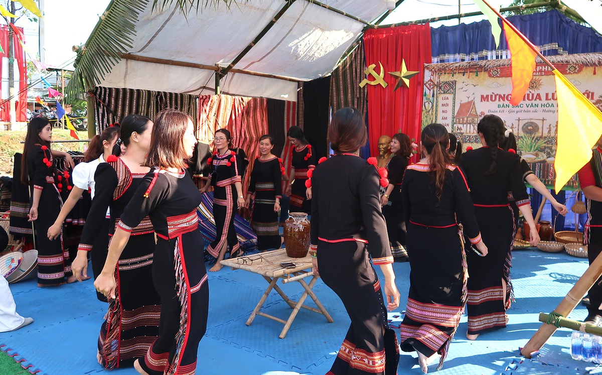 Đắk Lắk: Dấu ấn phụ nữ tại Ngày hội Văn hóa các dân tộc Ea Phê- Ảnh 13.