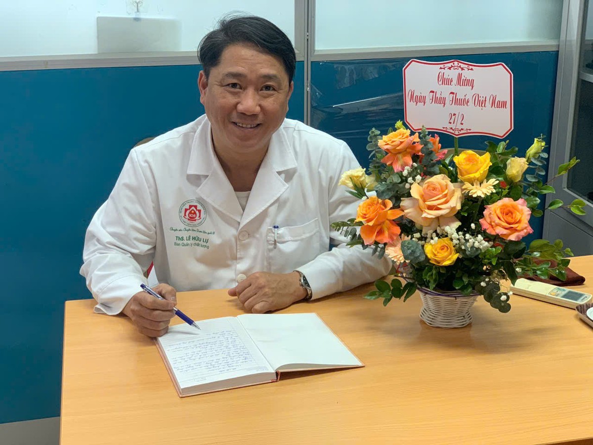 Trung tá Bệnh viện 108 kịp thời cấp cứu nạn nhân nguy kịch trên đường Trung Kính, Hà Nội- Ảnh 2.