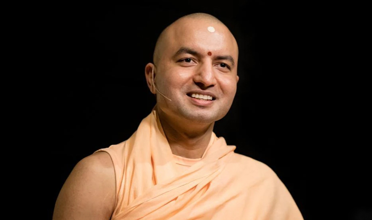 Tác giả Om Swami là người sáng lập tu viện Sri Badrika Ashram tại Ấn Độ