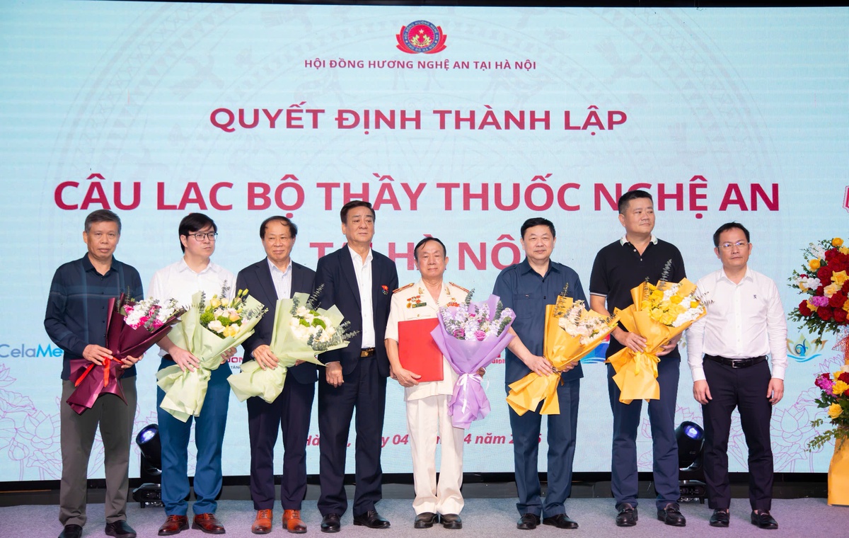 Thầy thuốc Nghệ An hội tụ, chung tay chăm sóc sức khỏe nhân dân- Ảnh 1.