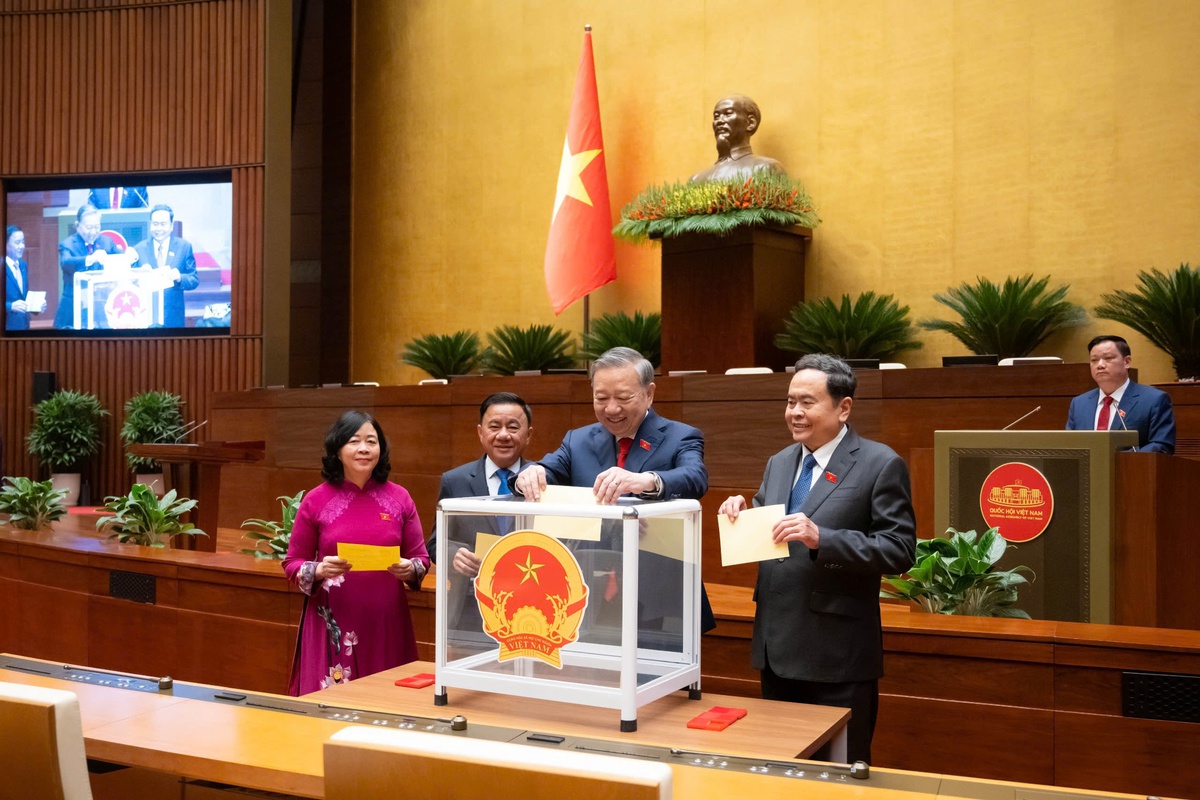 Tổng Bí thư, Chủ tịch nước Tô Lâm: "Kiến tạo hệ sinh thái phát triển bền vững, lấy dân làm gốc"- Ảnh 1.