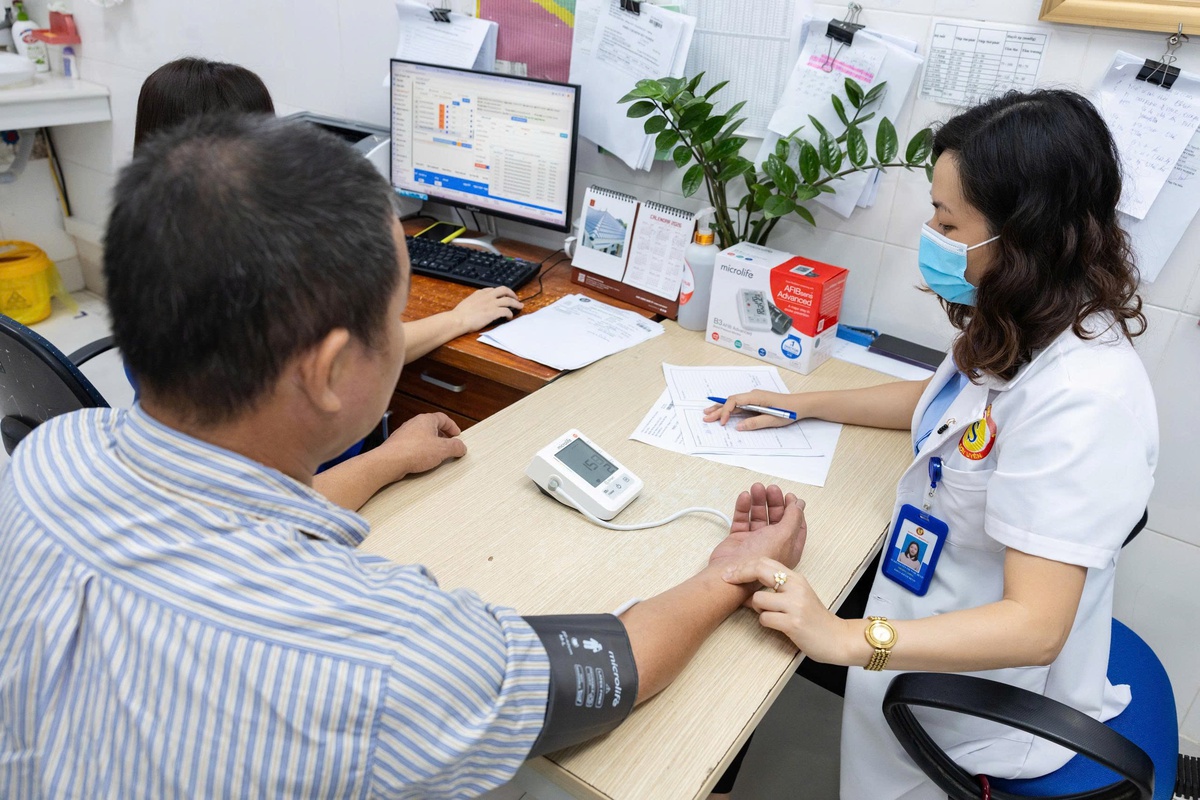 Tầm soát rung nhĩ từ máy đo huyết áp: Hướng đi mới phòng ngừa đột quỵ trong cộng đồng- Ảnh 4.