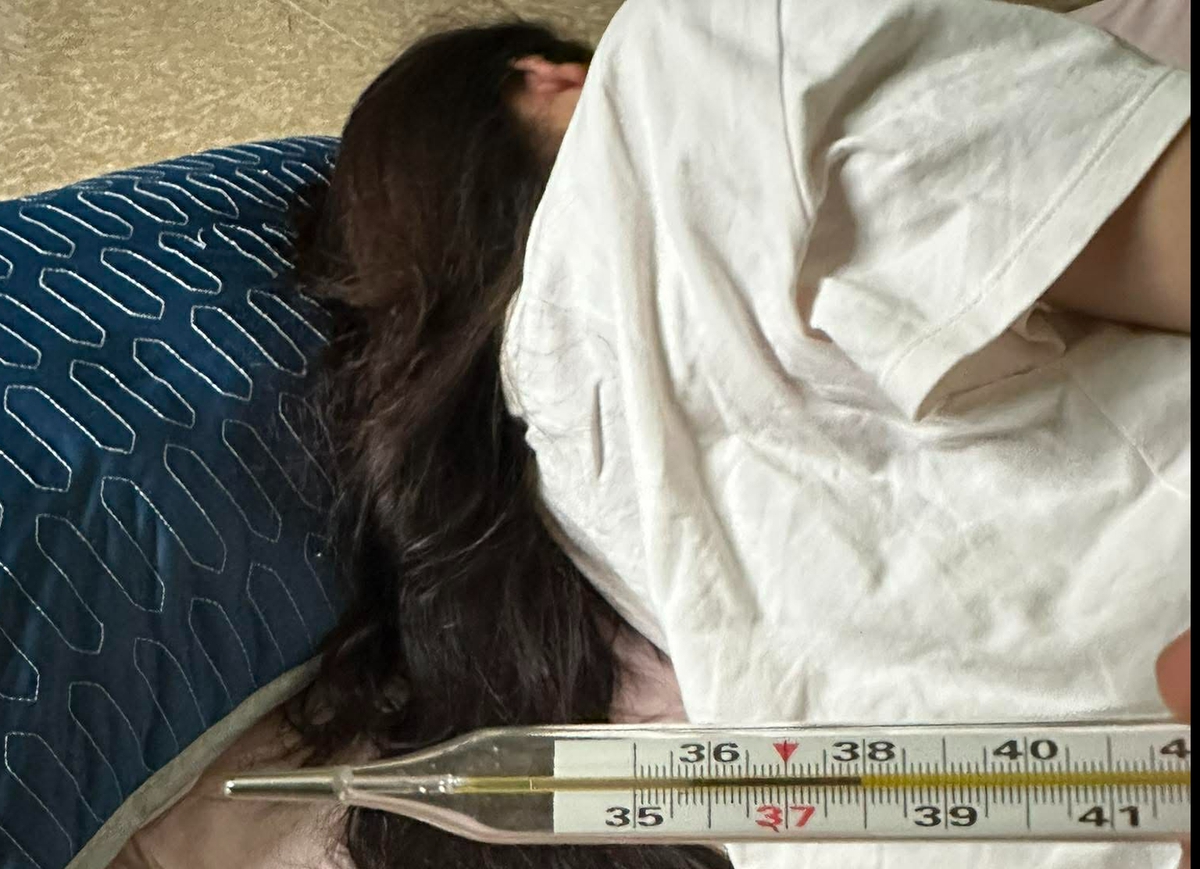 Thi vào lớp 10 công lập: Học sinh căng thẳng chạy đua với thời gian, phụ huynh “đứng ngồi không yên”- Ảnh 2.