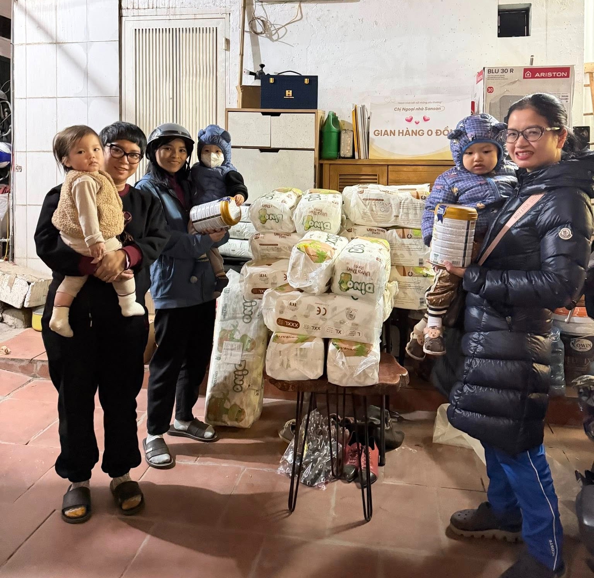 Người phụ nữ gần 20 năm duy trì "Gian hàng 0 đồng"- Ảnh 2.