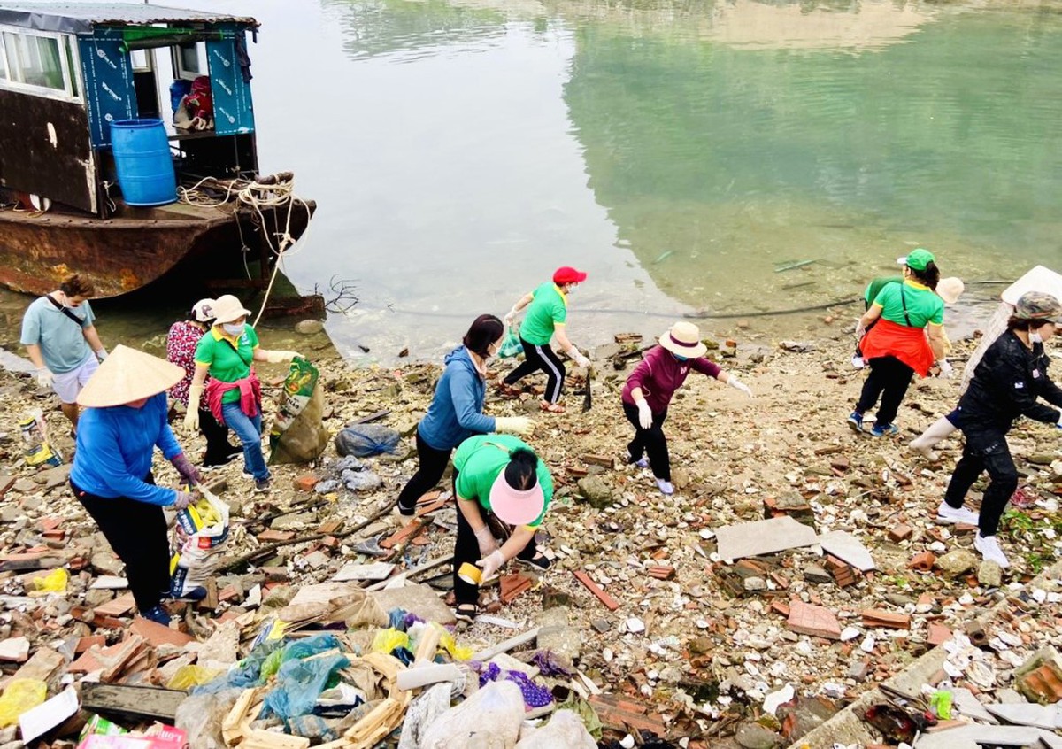 Phụ nữ Quảng Ninh nhân rộng lối sống xanh từ đất liền đến biển đảo- Ảnh 7.