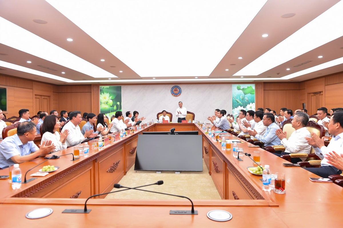 Bàn giao công tác lãnh đạo Bộ Tài chính - Ảnh 3.