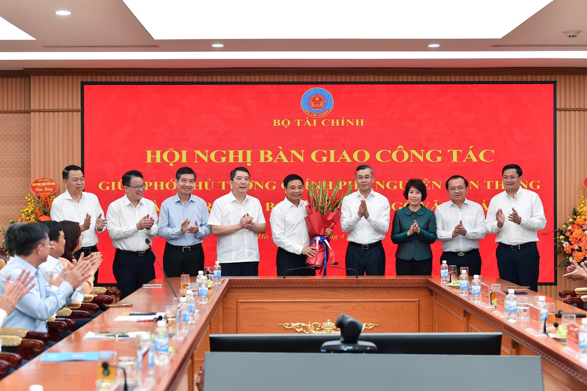 Bàn giao công tác lãnh đạo Bộ Tài chính - Ảnh 4.