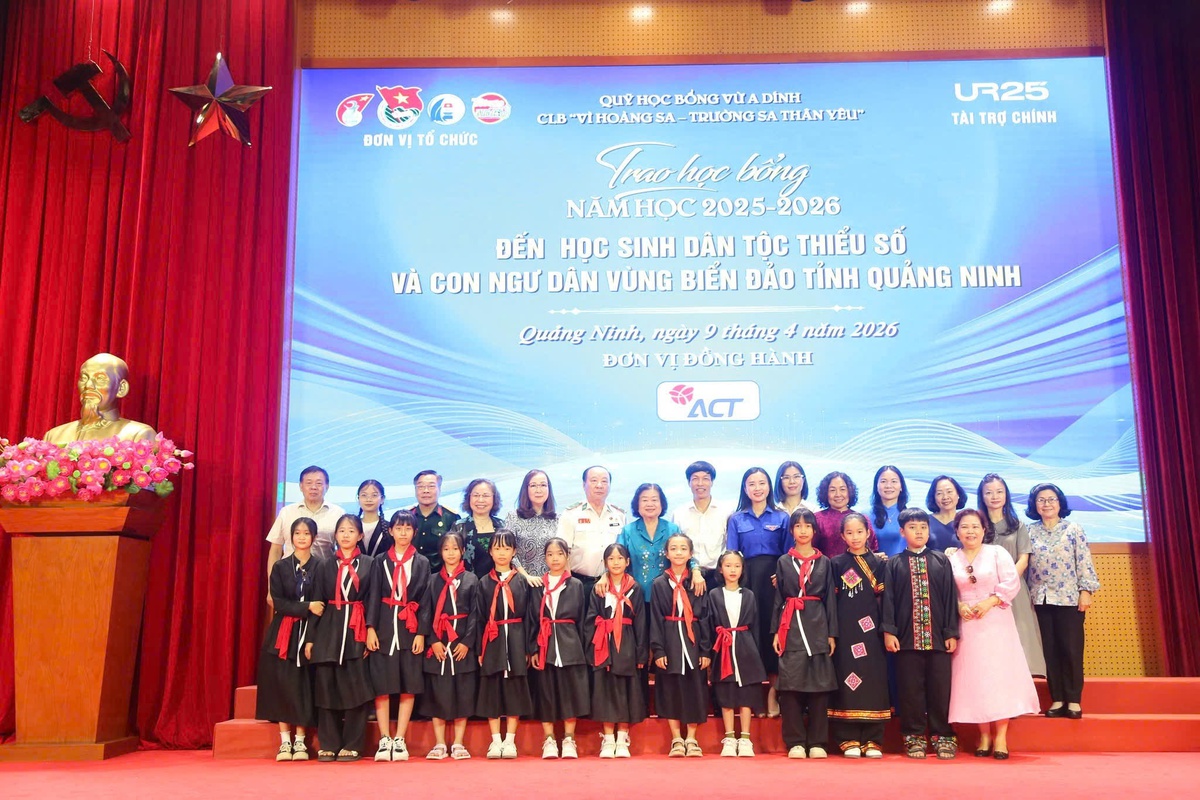 Trao học bổng cho 180 học sinh vùng biển đảo, dân tộc thiểu số vươn lên trong học tập- Ảnh 1.