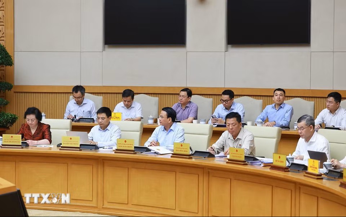 Thủ tướng chủ trì họp Thường trực Chính phủ và Thường trực Đảng ủy Chính phủ- Ảnh 2.