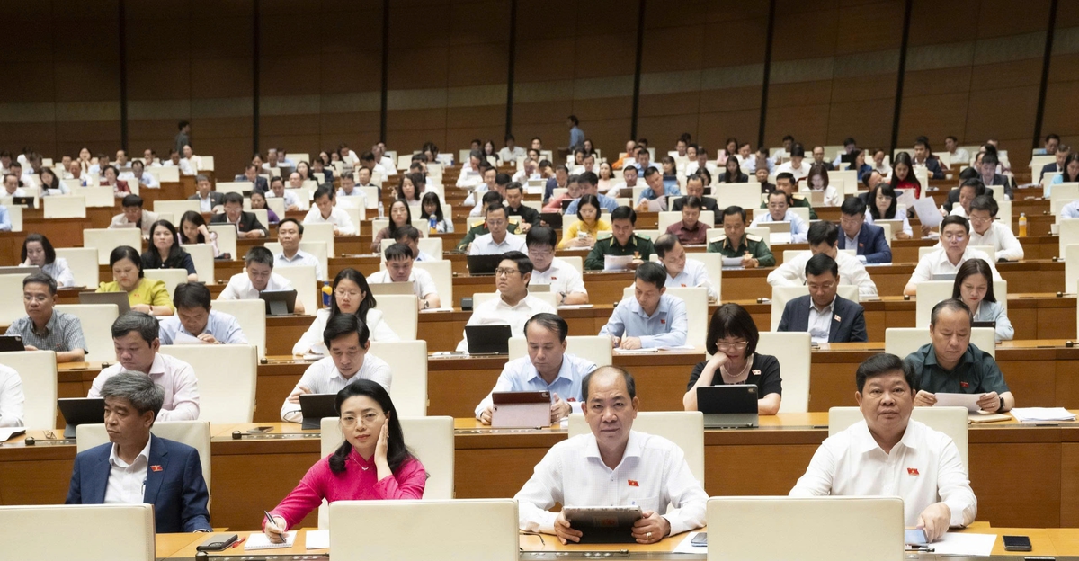 Quốc hội xem xét giảm thuế xăng, dầu về 0% đến hết tháng 6/2026- Ảnh 1.