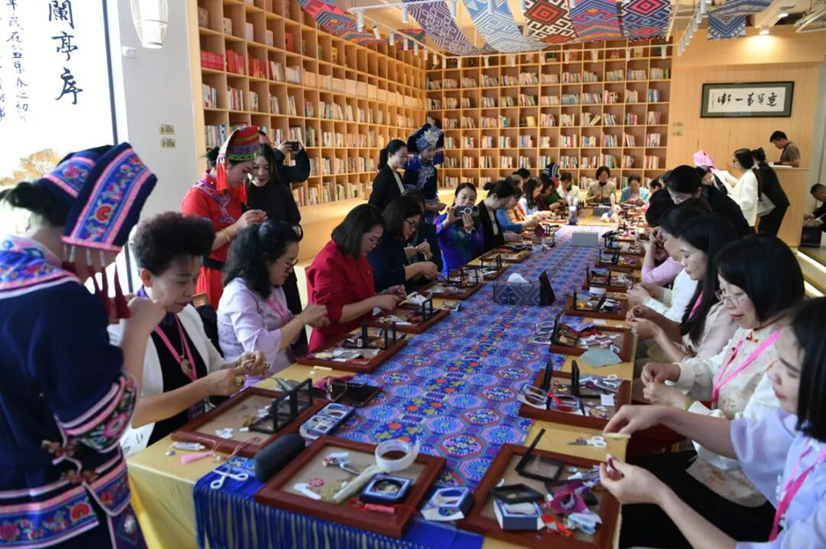 Hội LHPN Lạng Sơn tích cực xây dựng "Chị em biên giới tốt đẹp" Việt Nam - Trung Quốc- Ảnh 3.