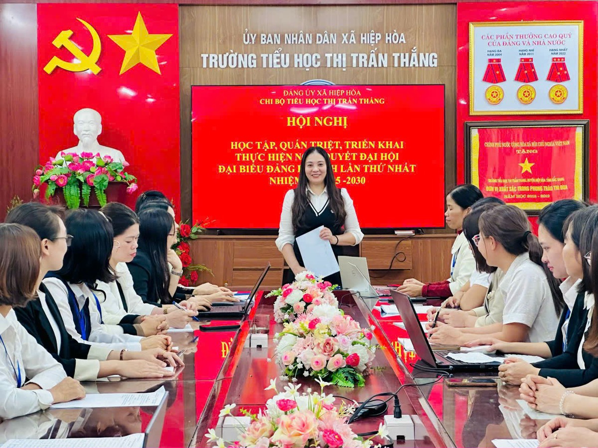 Miễn phí sách giáo khoa: Trường học đối mặt với nhiều nỗi lo- Ảnh 1.