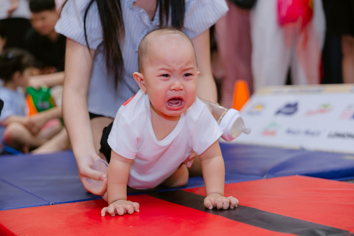 Cũng có thí sinh mếu máo trên đường đua Cũng có thí sinh mếu máo trên đường đua