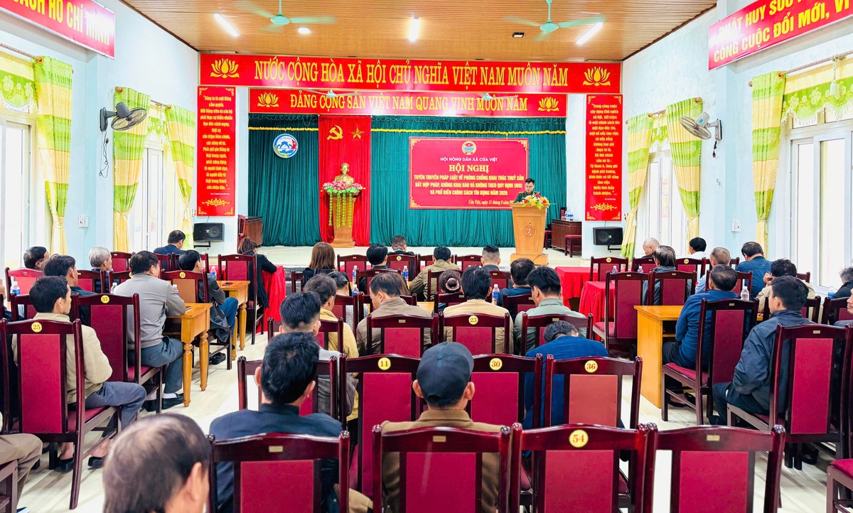 Cán bộ Mặt trận "3 gần - 5 phải - 4 không" cùng ngư dân bảo vệ chủ quyền biển, đảo- Ảnh 1.