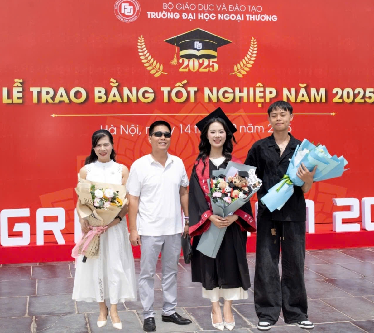 Chuyện tình lãng mạn của chàng phi công nên duyên từ chiếc xe đạp cũ- Ảnh 3.