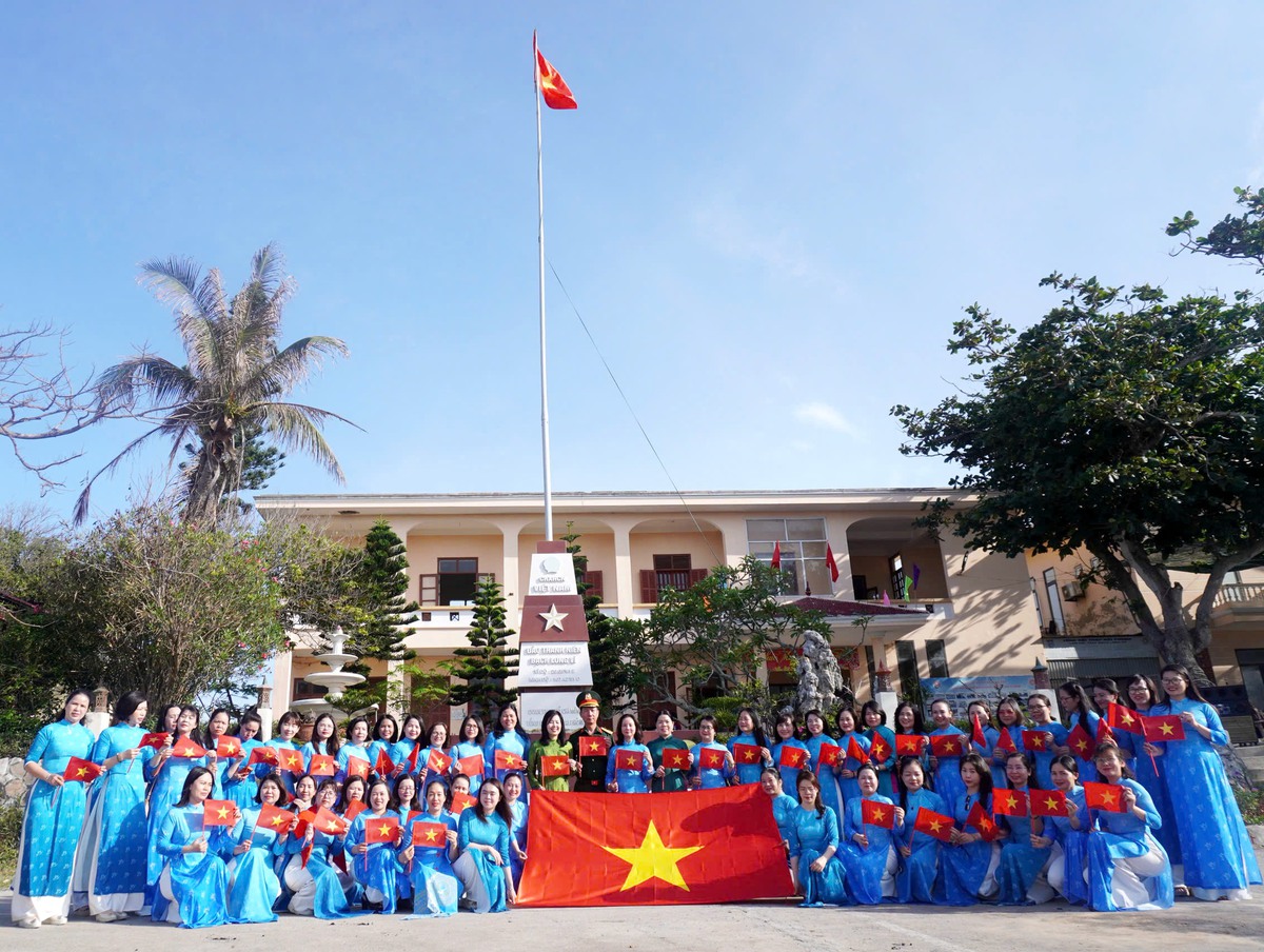 Hải Phòng: Nối đất liền với đảo xa bằng nghĩa tình phụ nữ- Ảnh 6.