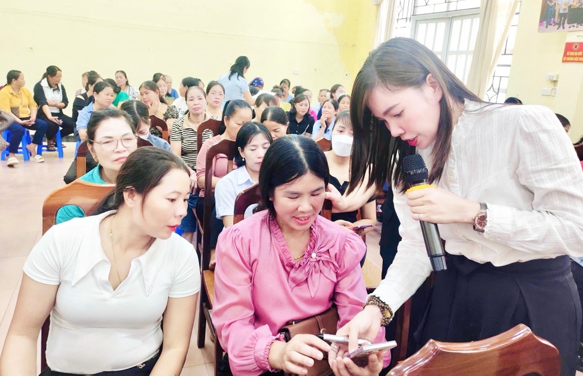 "Bẫy tình" trên mạng xã hội nhắm vào phụ nữ đơn thân- Ảnh 1.