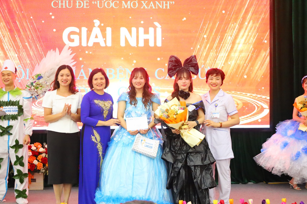 Hơn 70 nữ điều dưỡng thi trình diễn thời trang- Ảnh 5.