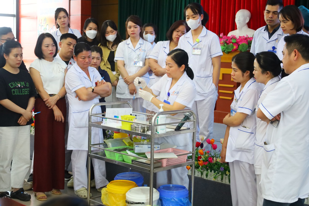 Hơn 70 nữ điều dưỡng thi trình diễn thời trang- Ảnh 6.